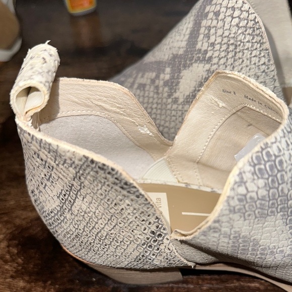 Dolce Vita Women's Sonni Snakeskin Ankle Bootie size 8 - Picture 9 of 9